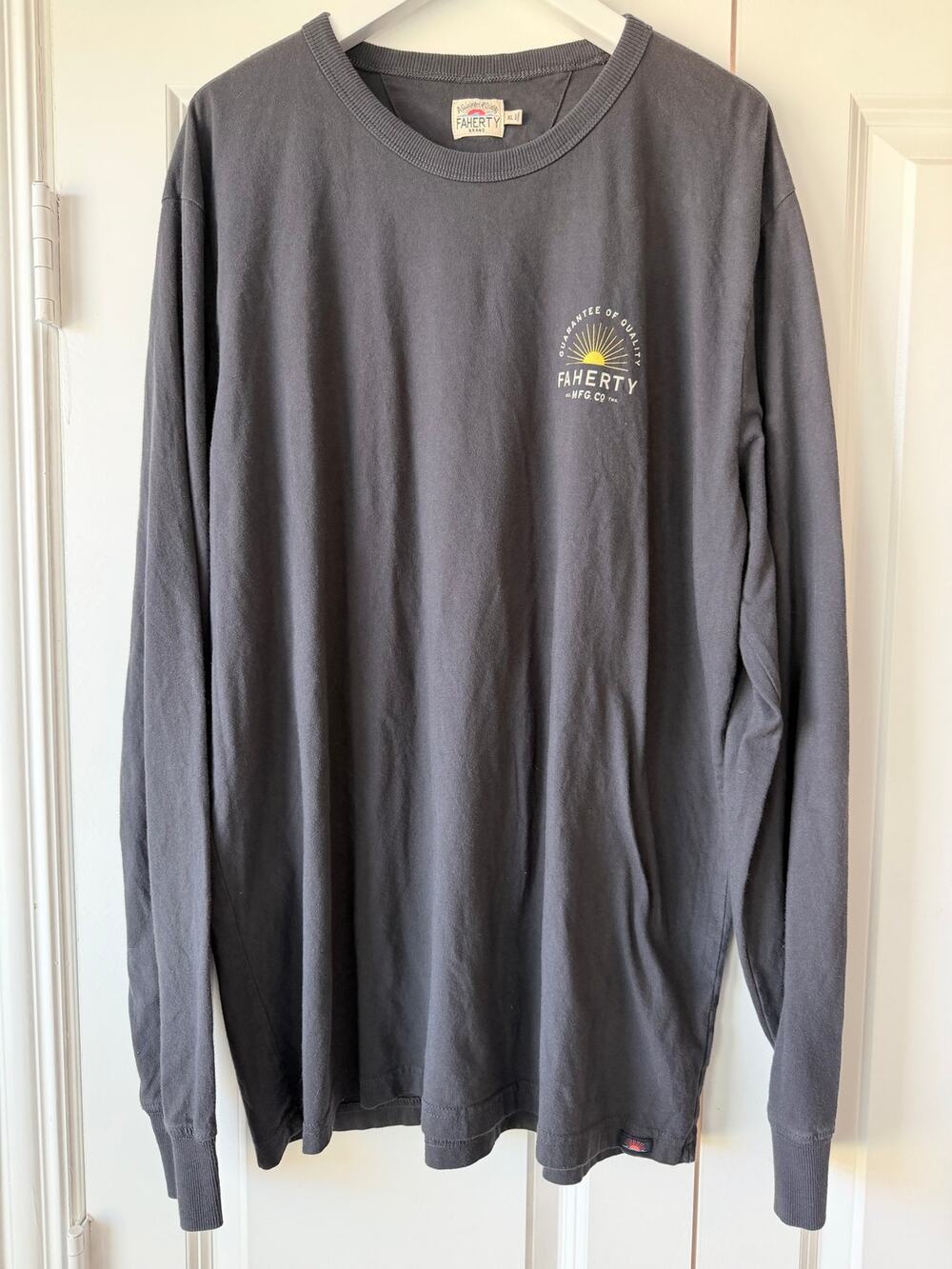 Faherty Mens XL Shirt Quality MFG Co Graphic Long Sleeve Tee Charcoal w/ Sun